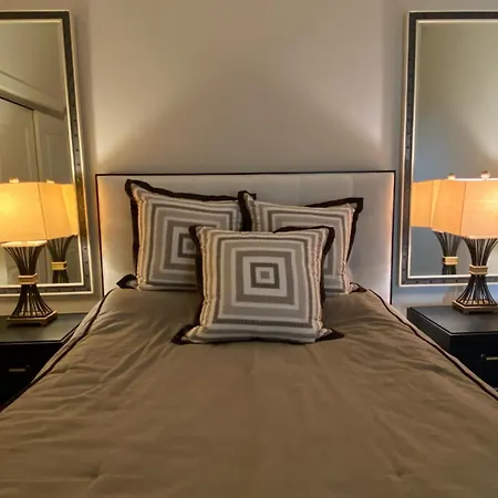 Strongback Suite 207